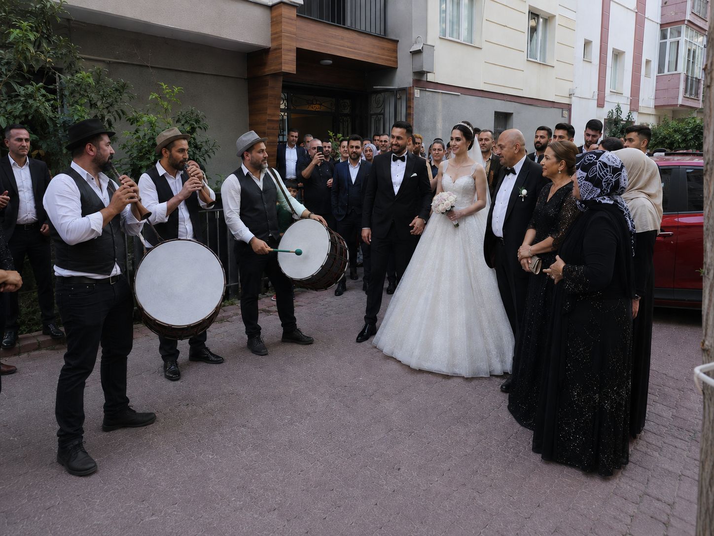 Gelin Alma ve Sokak Coşkusu